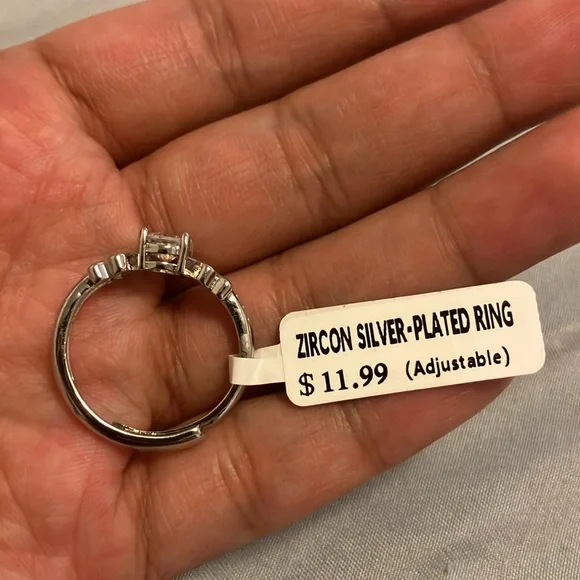 🌸 3/$15 Zircon silver plated ring - Picture 5 of 15